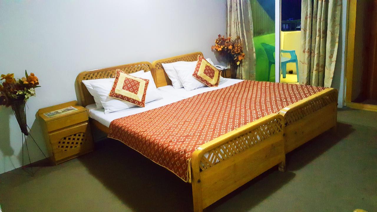 Pine Top Hotels Naran Room photo